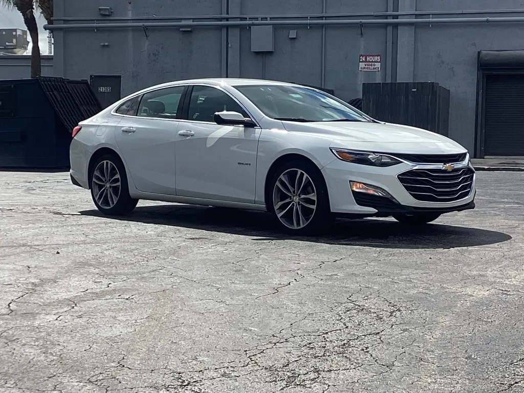 2023 Chevrolet Malibu 1LT photo 3
