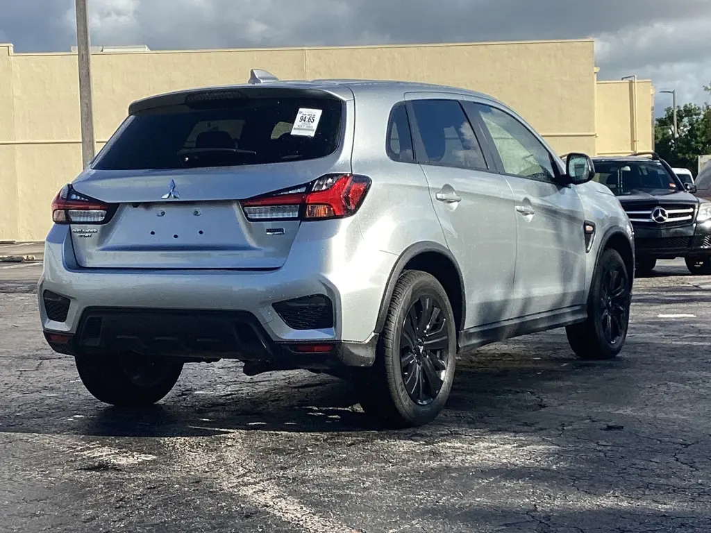 2025 Mitsubishi Outlander Sport S photo 4