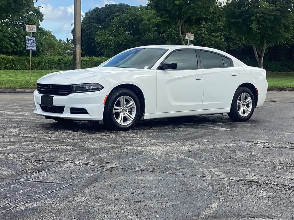 2023 Dodge Charger SXT photo 2