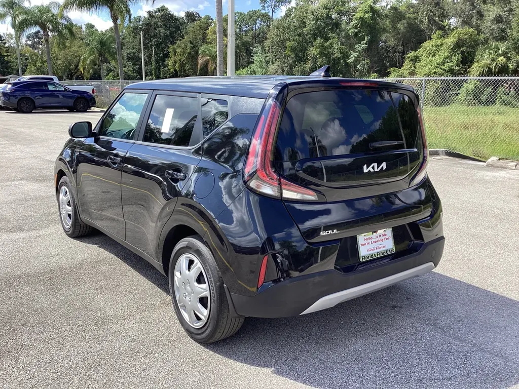 2023 Kia Soul LX S photo 10