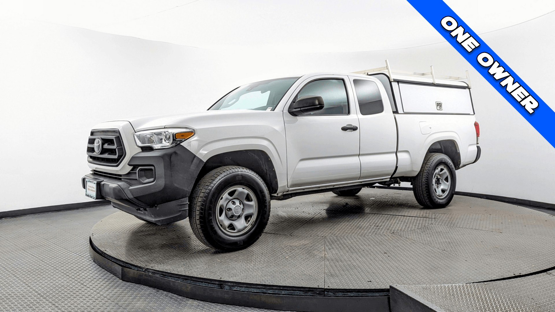 2022 Toyota Tacoma SR's photo