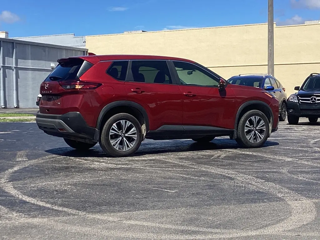 2023 Nissan Rogue SV photo 3