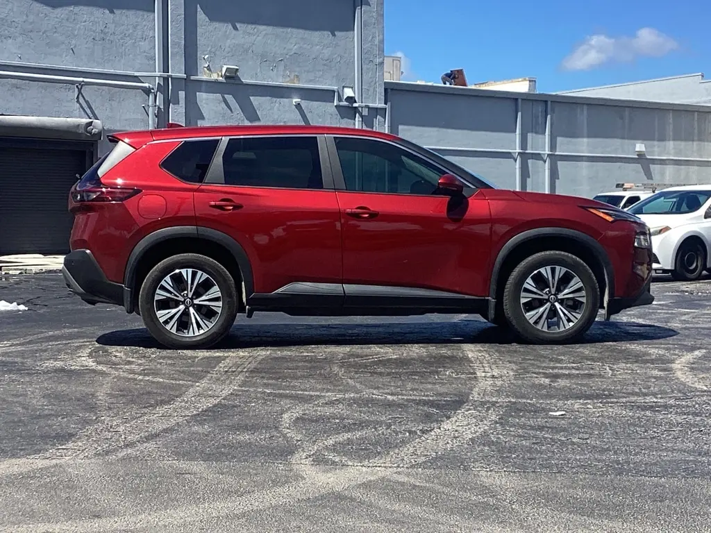 2023 Nissan Rogue SV photo 4