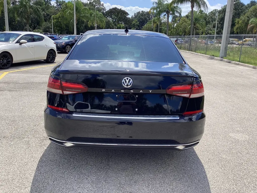 2022 Volkswagen Passat 2.0T SE photo 4