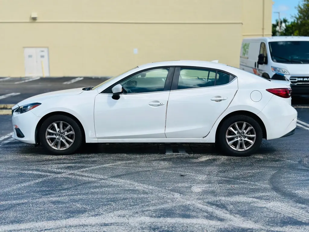 2015 Mazda Mazda3 Touring photo 3