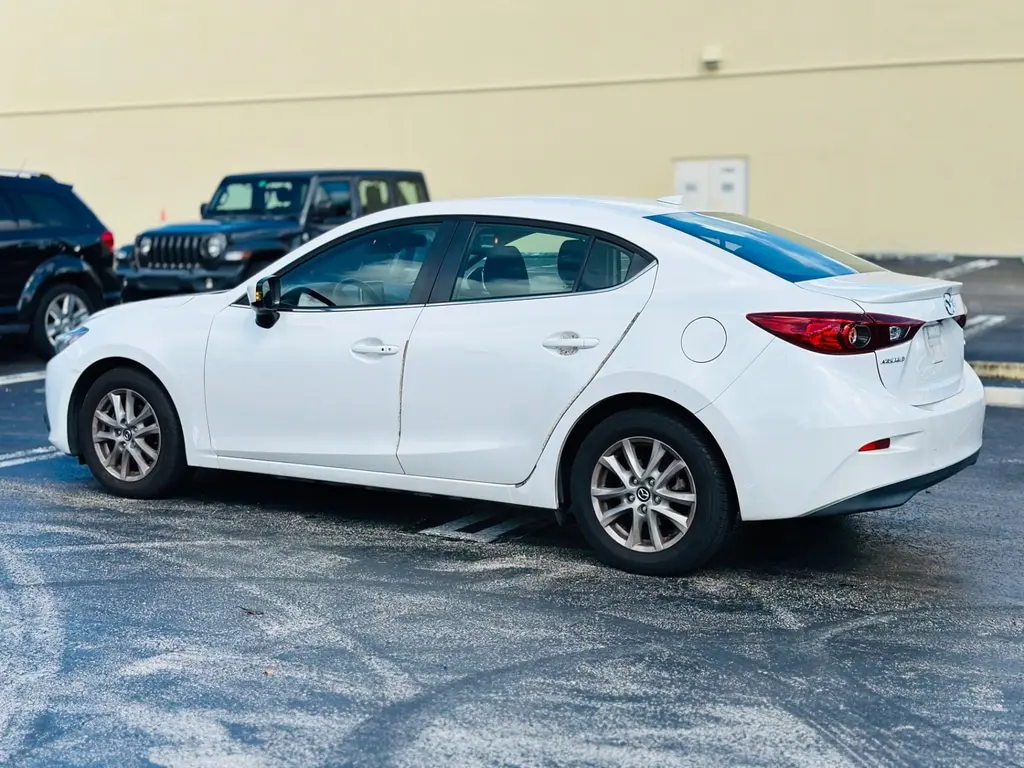 2015 Mazda Mazda3 Touring photo 4