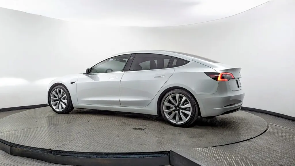 2018 Tesla Model 3 Long Range photo 3