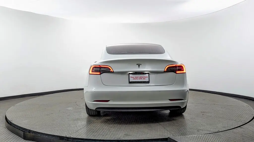 2018 Tesla Model 3 Long Range photo 4