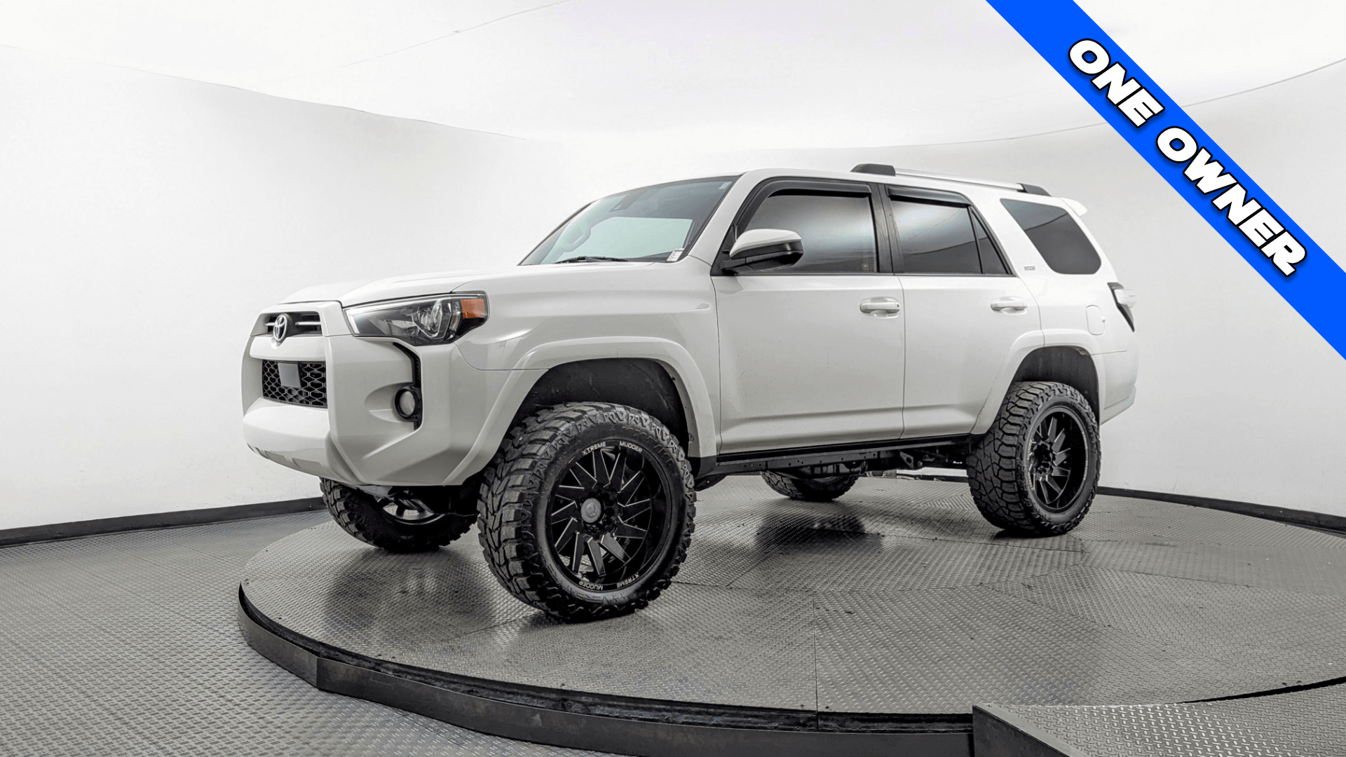 2020 Toyota 4Runner SR5's photo