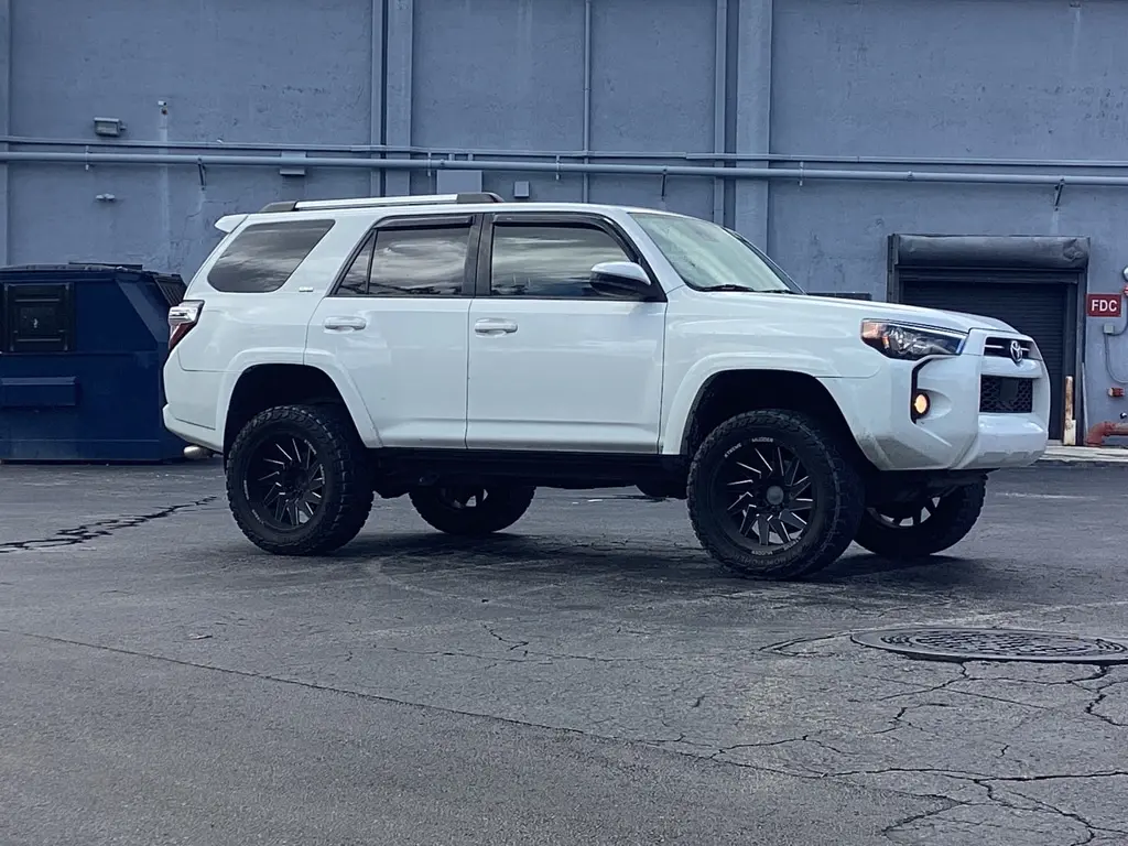 2020 Toyota 4Runner Base photo 2