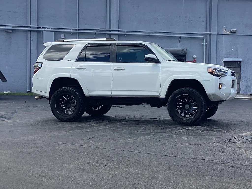 2020 Toyota 4Runner Base photo 3