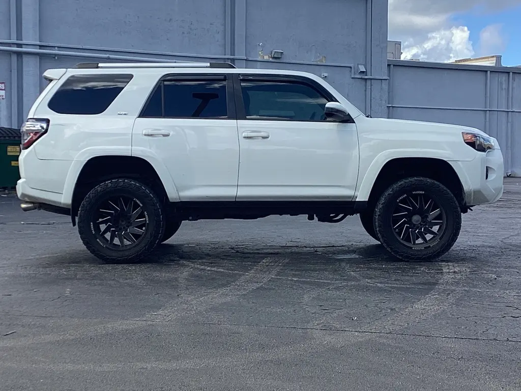 2020 Toyota 4Runner Base photo 4