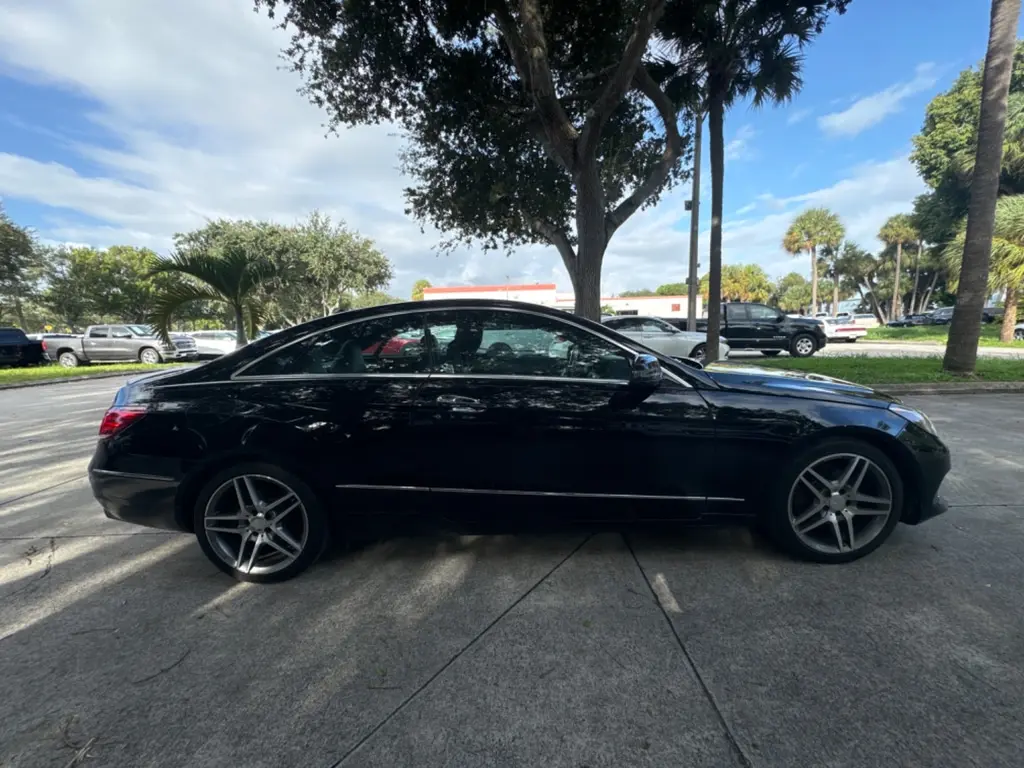 2014 Mercedes Benz E 350 photo 4