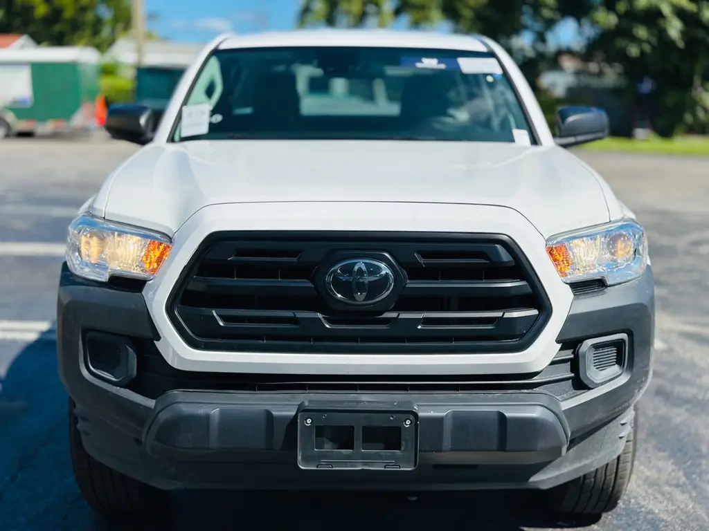 2019 Toyota Tacoma SR photo 2