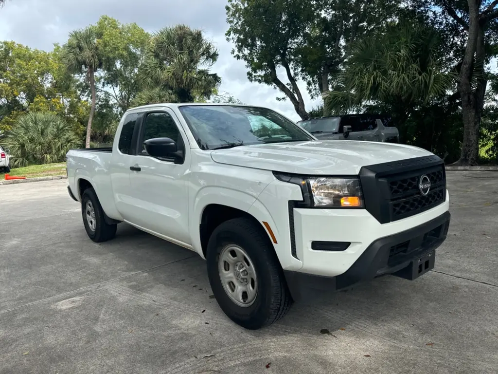 2024 Nissan Frontier S photo 3