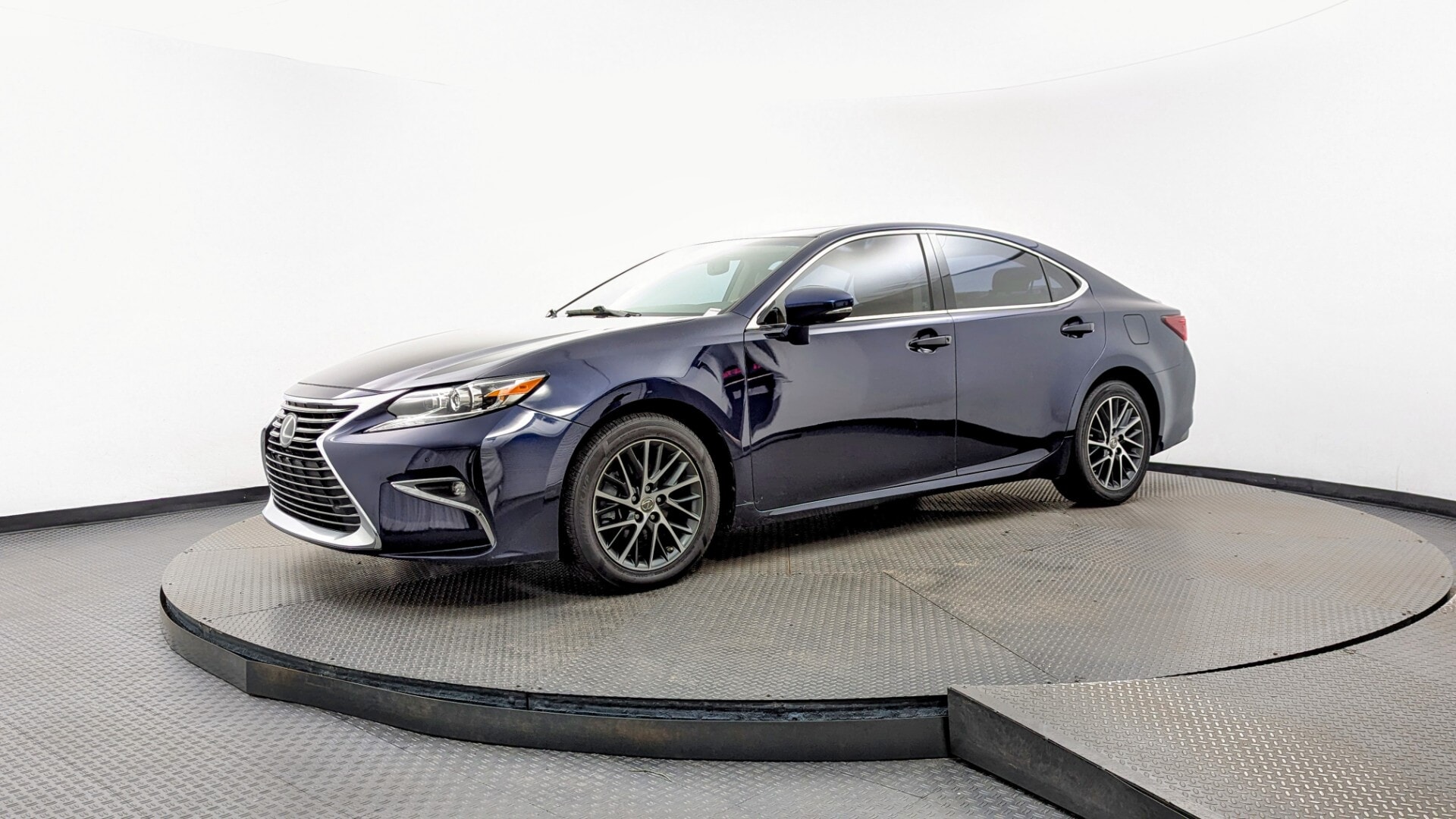 2017 Lexus ES 350's photo