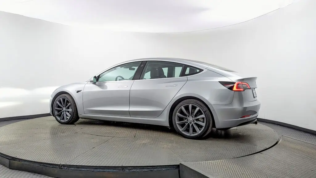 2018 Tesla Model 3 Long Range photo 3