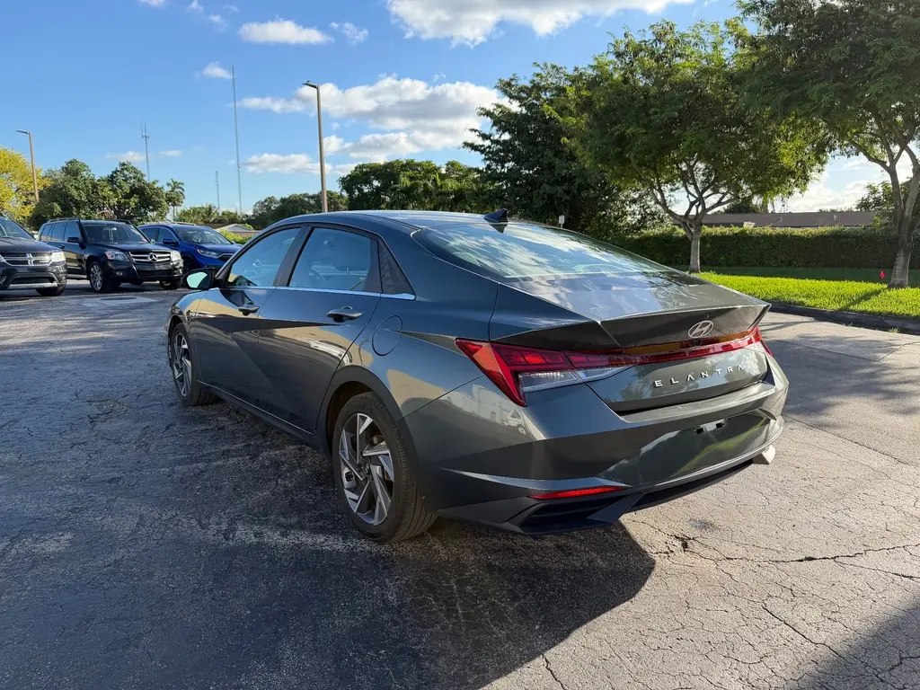 Florida Fine Cars - Used HYUNDAI ELANTRA 2025 WEST PALM SEL CONVENIENCE