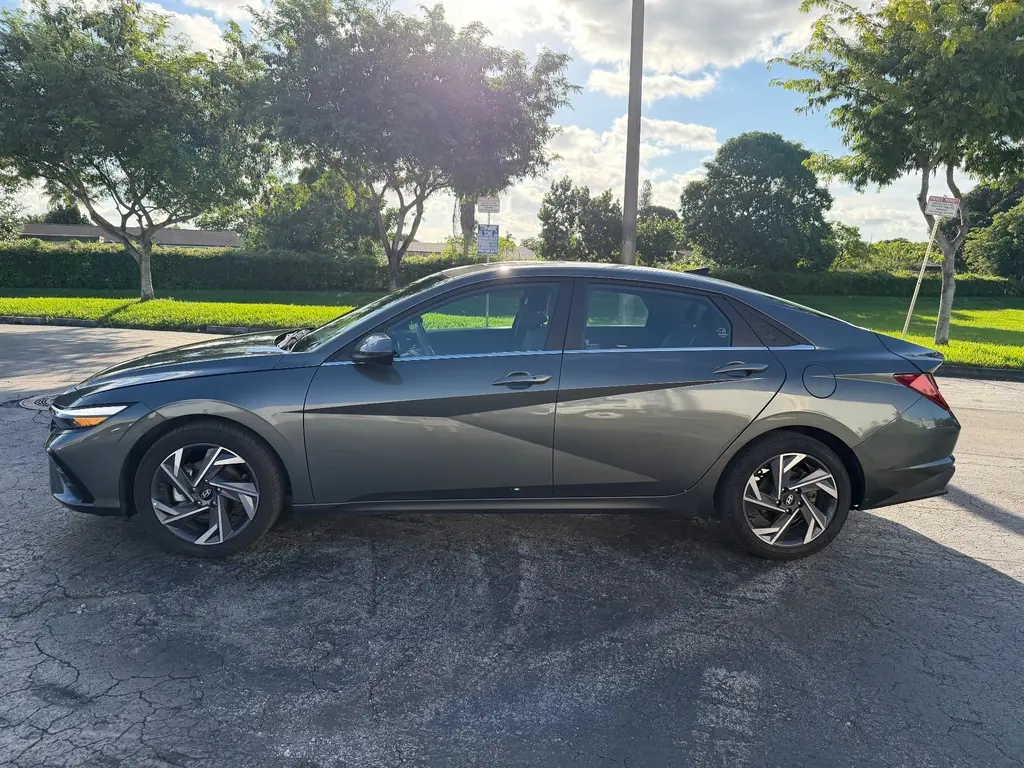 Florida Fine Cars - Used HYUNDAI ELANTRA 2025 WEST PALM SEL CONVENIENCE