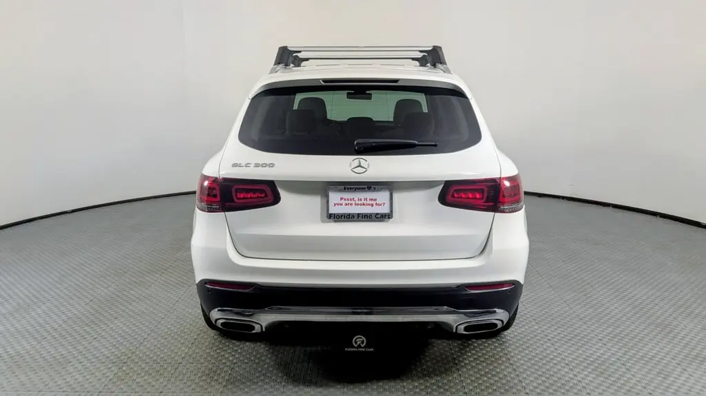 2021 Mercedes Benz GLC 300 photo 4