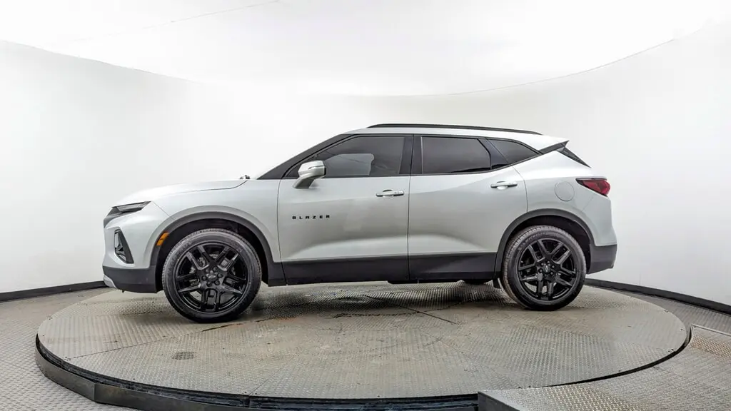 2021 Chevrolet Blazer 2LT photo 2