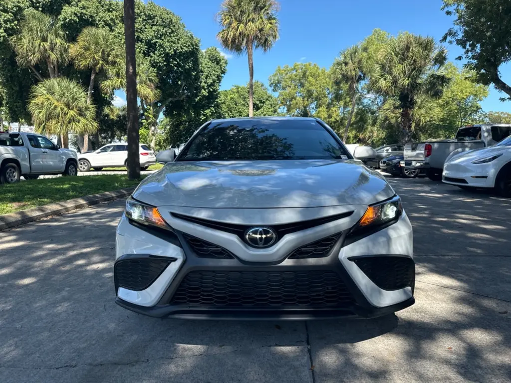 2023 Toyota Camry SE photo 2