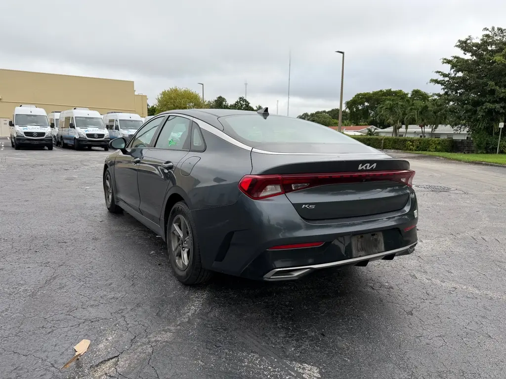 2022 Kia K5 LXS photo 4