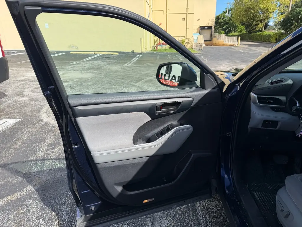 Florida Fine Cars - Used TOYOTA HIGHLANDER 2023 MIAMI L