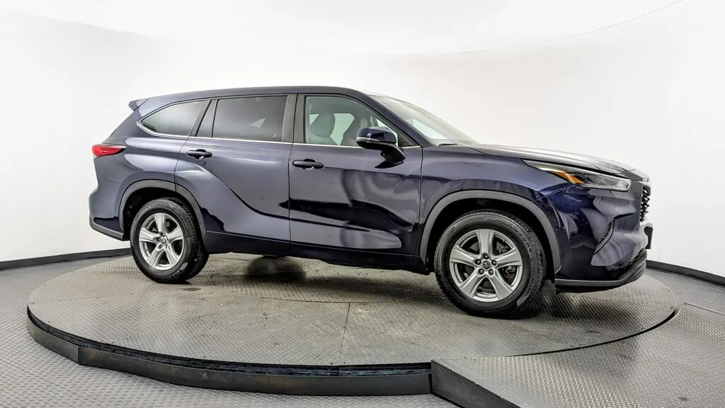 Florida Fine Cars - Used TOYOTA HIGHLANDER 2023 MIAMI L