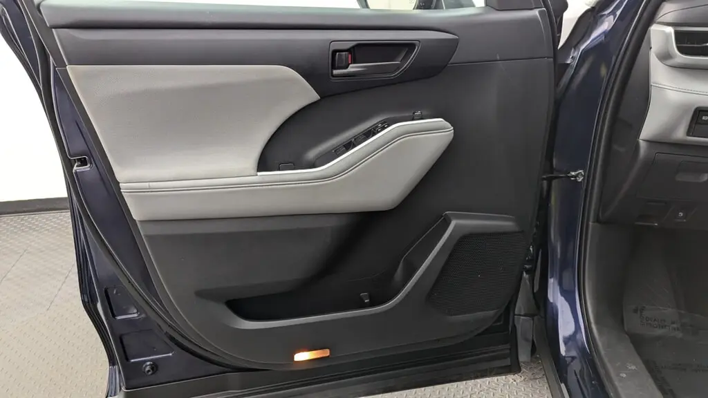 Florida Fine Cars - Used TOYOTA HIGHLANDER 2023 MIAMI L