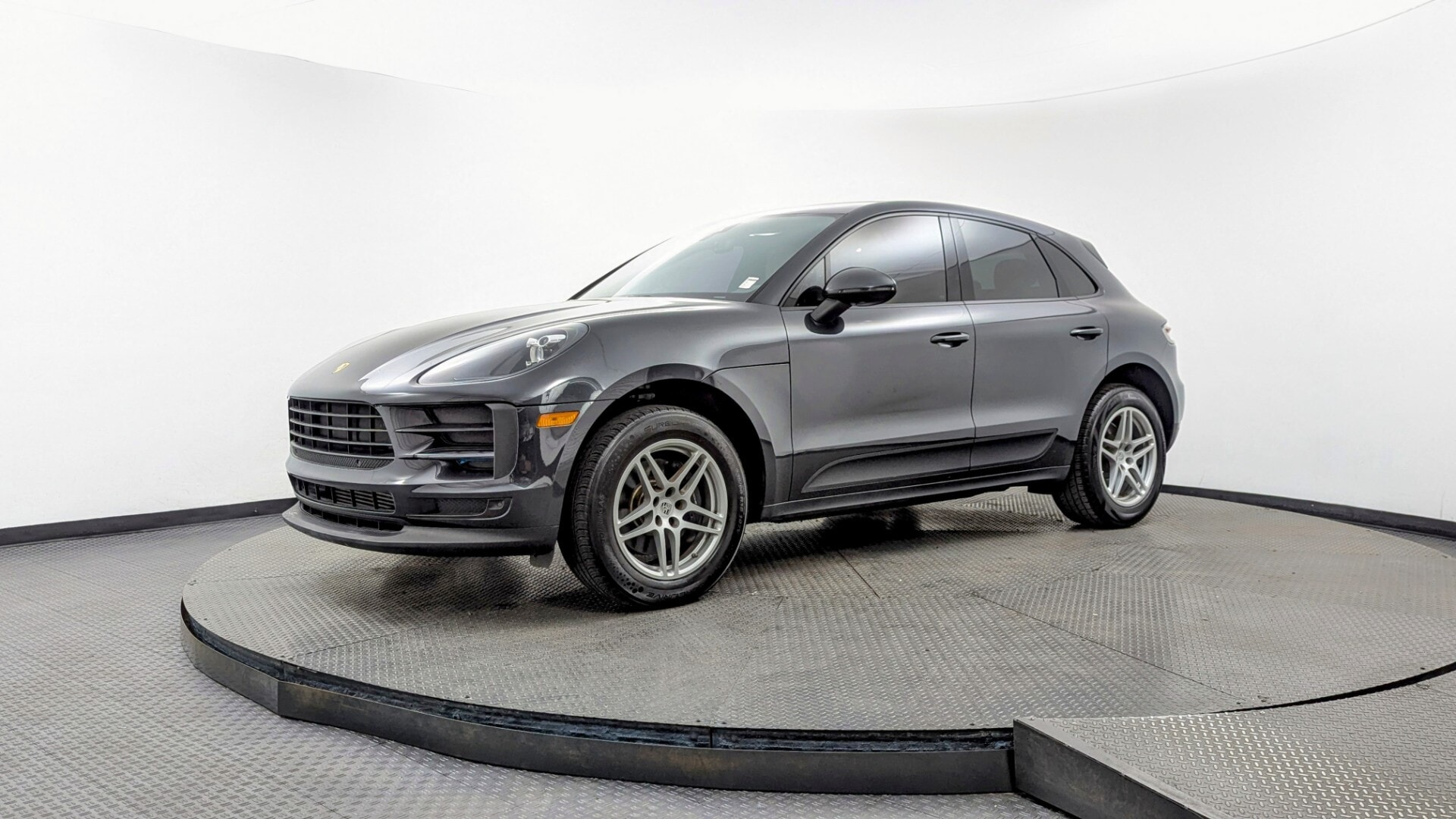 2019 Porsche Macan Base's photo