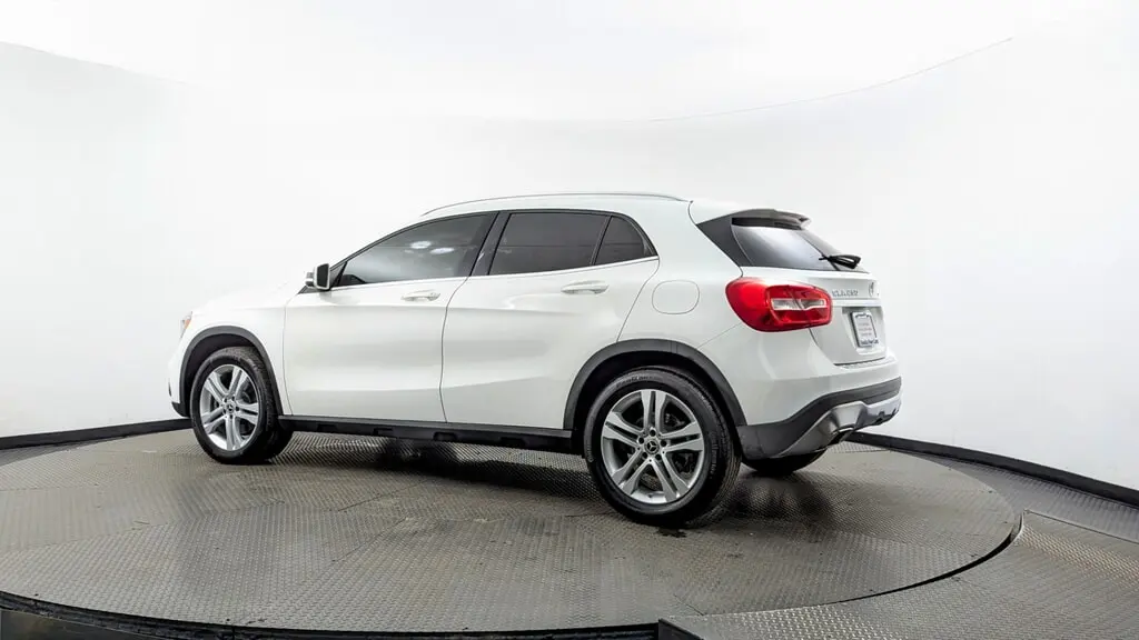 2018 Mercedes Benz GLA 250 photo 3