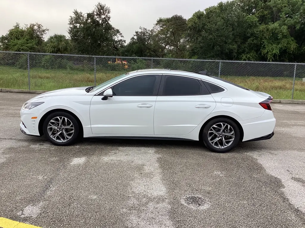 2022 Hyundai Sonata SEL photo 3