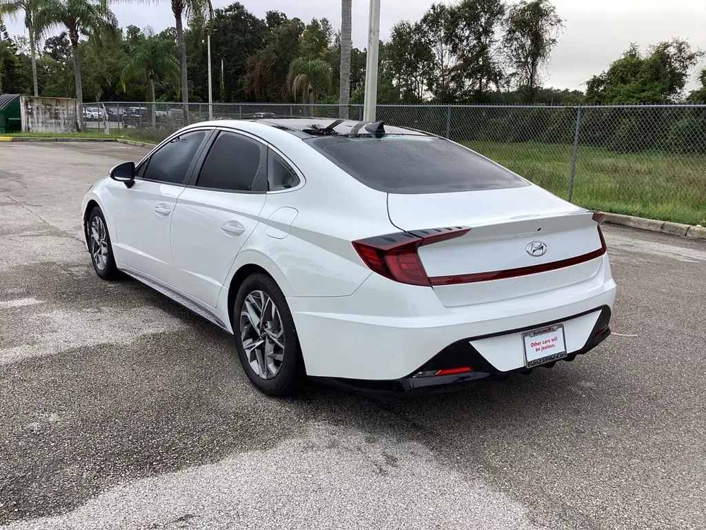 2022 Hyundai Sonata SEL photo 4