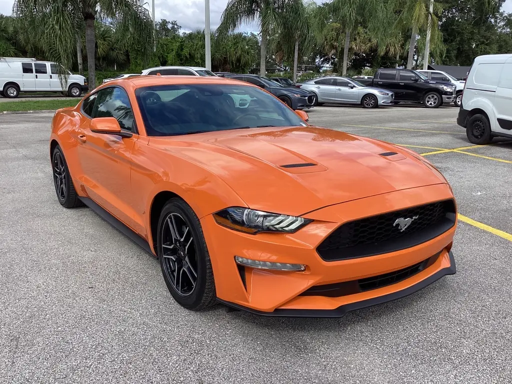 2021 Ford Mustang EcoBoost photo 3
