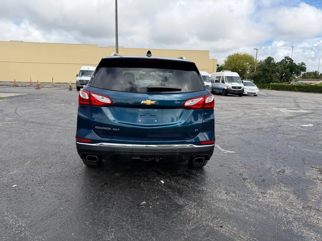 2020 Chevrolet Equinox LT photo 3