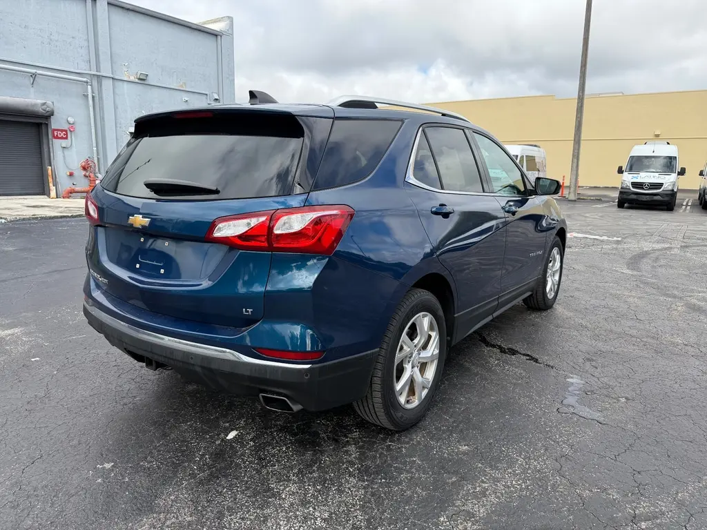 2020 Chevrolet Equinox LT photo 4