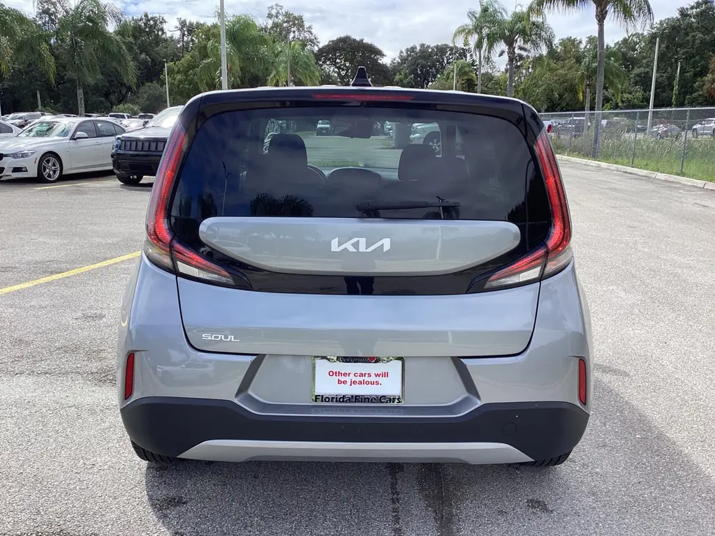 2024 Kia Soul LX photo 4