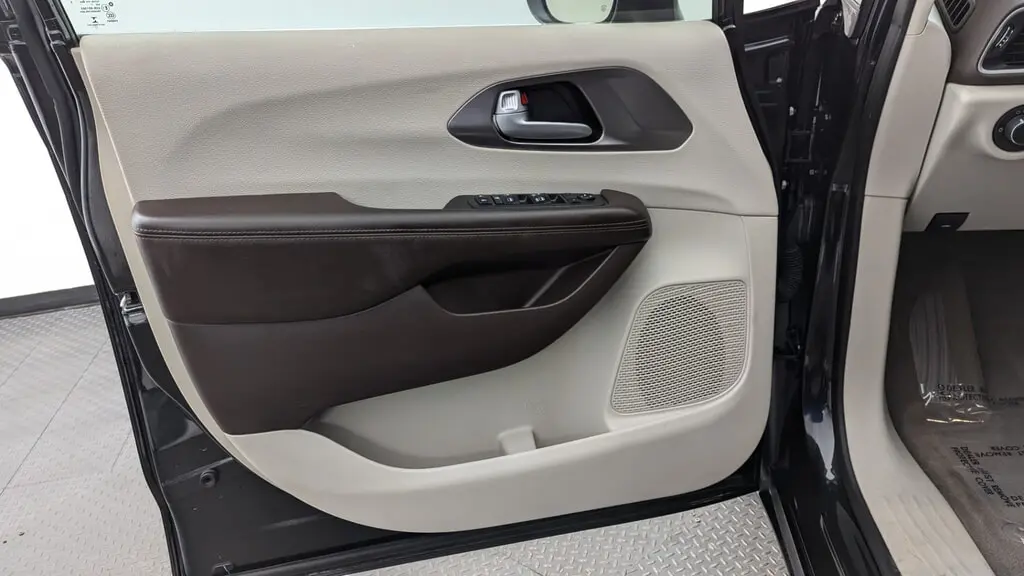 Florida Fine Cars - Used CHRYSLER PACIFICA 2018 MIAMI LX