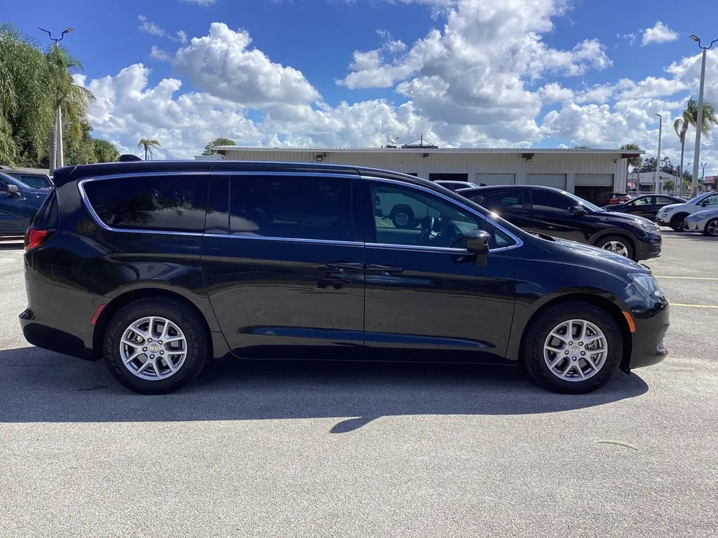 Florida Fine Cars - Used CHRYSLER PACIFICA 2018 ORLANDO LX