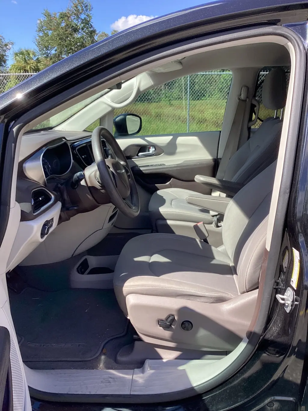 Florida Fine Cars - Used CHRYSLER PACIFICA 2018 ORLANDO LX