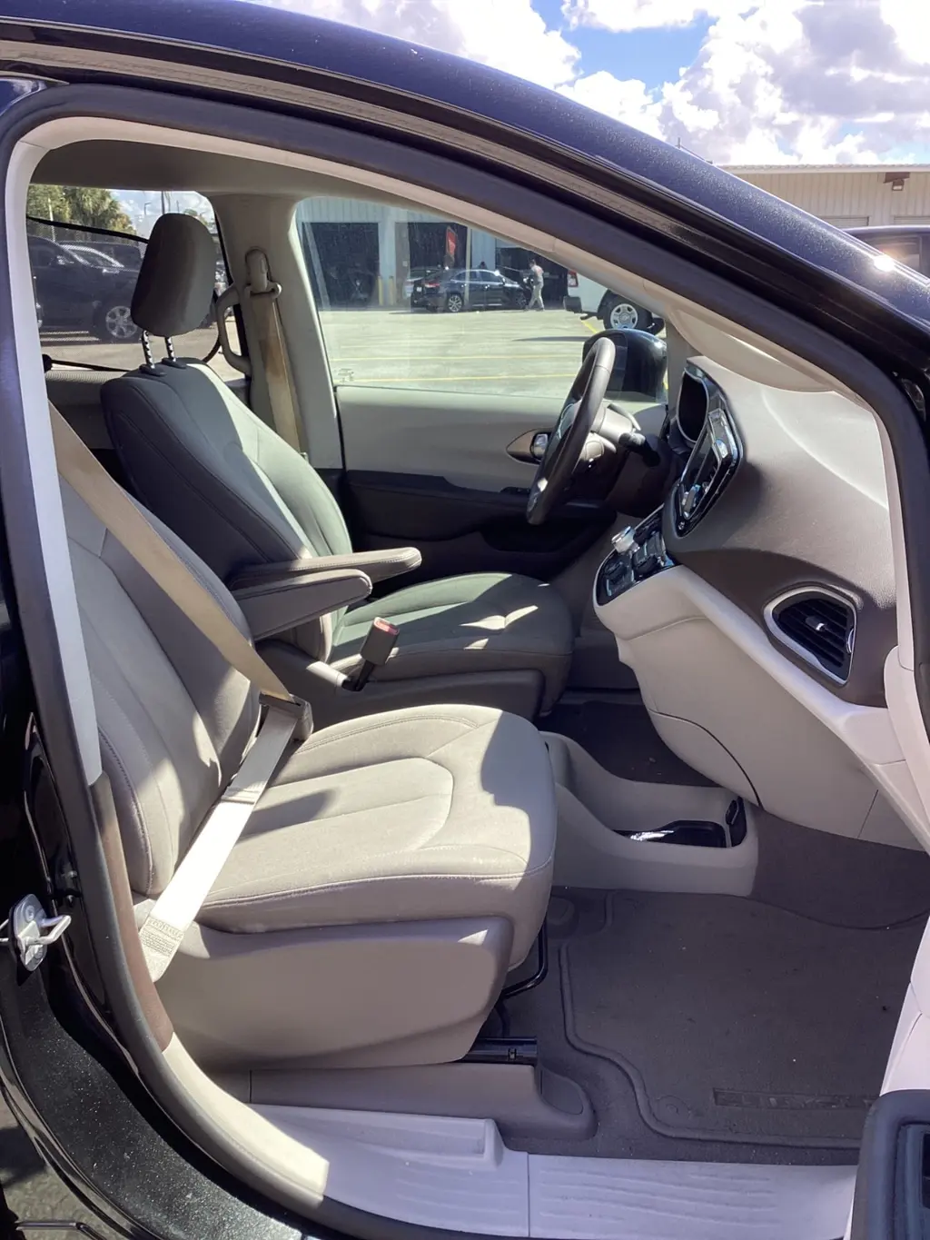 Florida Fine Cars - Used CHRYSLER PACIFICA 2018 ORLANDO LX