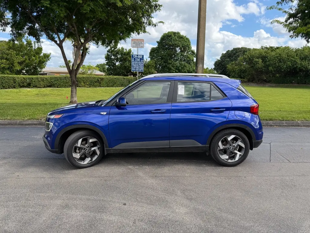 Florida Fine Cars - Used HYUNDAI VENUE 2023 MIAMI LIMITED
