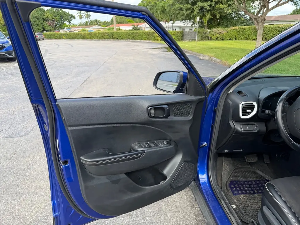 Florida Fine Cars - Used HYUNDAI VENUE 2023 MIAMI LIMITED