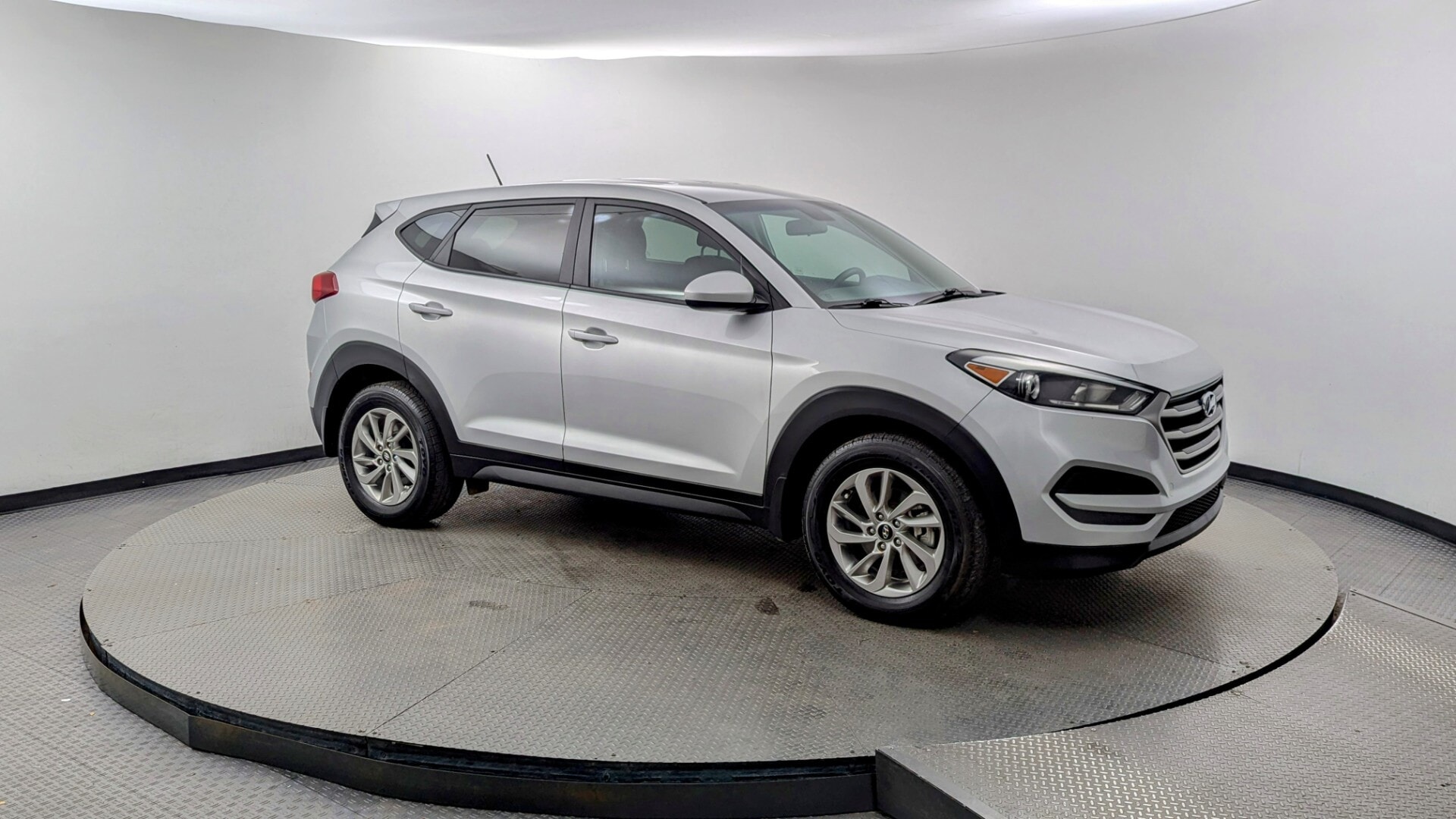 used vehicle - SUV HYUNDAI TUCSON 2017