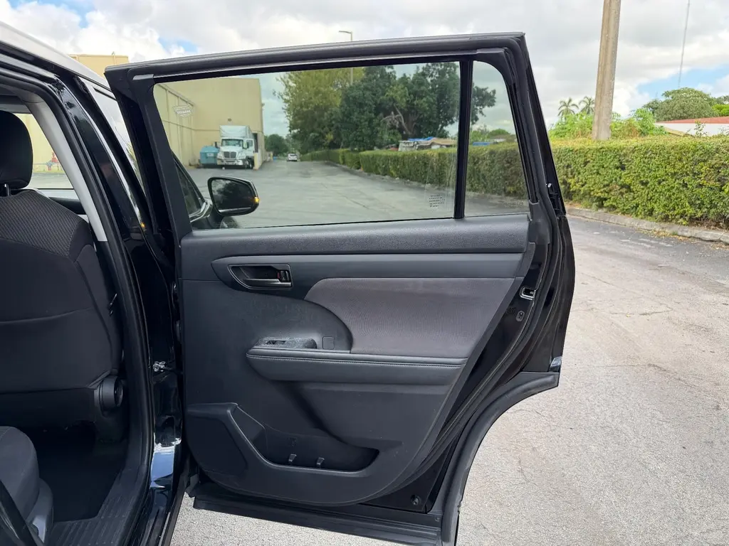 Florida Fine Cars - Used TOYOTA HIGHLANDER 2021 MARGATE L