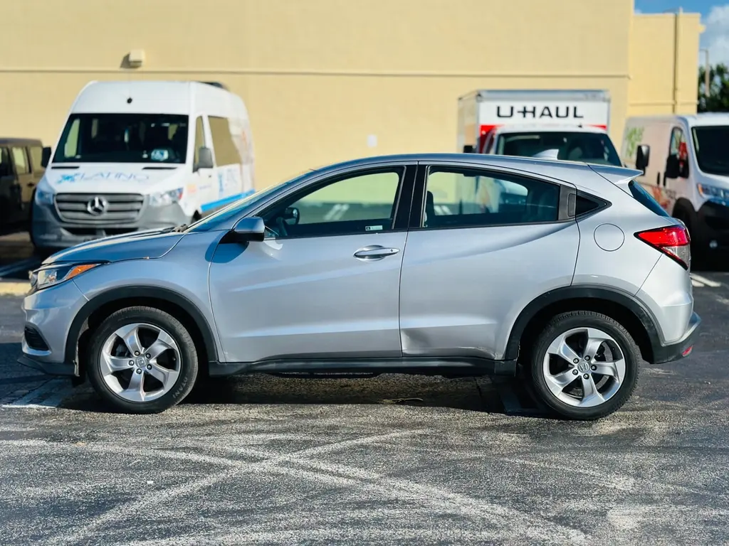 2021 Honda HR-V LX photo 3