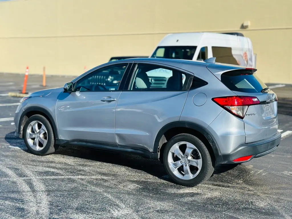 2021 Honda HR-V LX photo 4