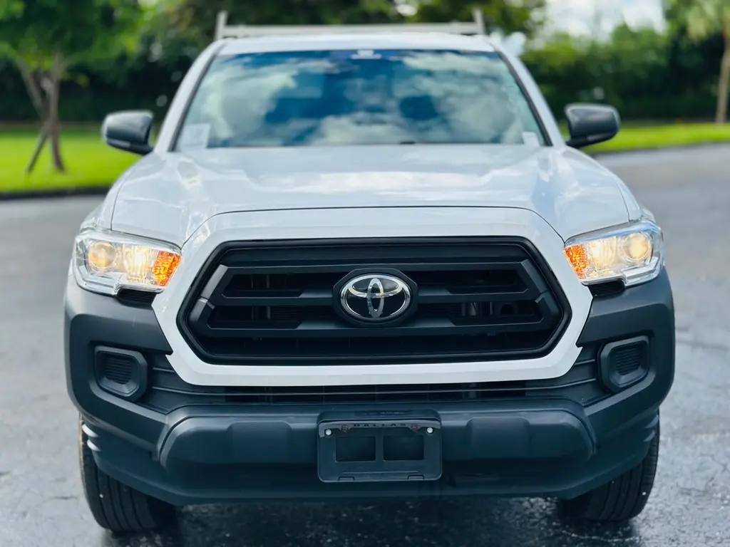 2022 Toyota Tacoma SR photo 2