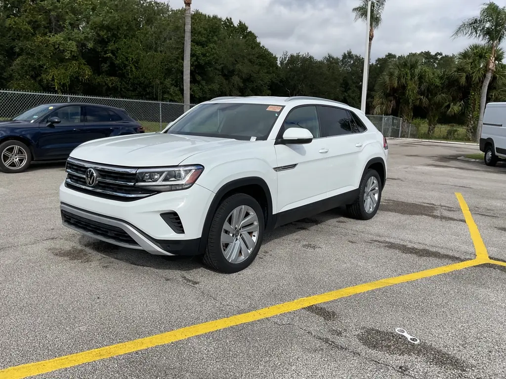 2021 Volkswagen Atlas Cross Sport SE Technology photo 2